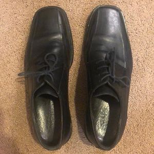 Johnston & Murphy Leather Dress Shoe